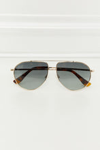 Load image into Gallery viewer, TAC Polarization Lens Aviator Sunglasses

