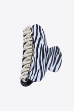 Load image into Gallery viewer, Animal Print Claw Clip
